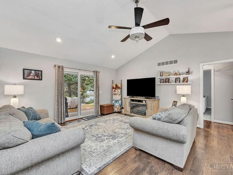 1150 Stephanie Drive, Unit 2, Hamilton, OH 45013 Photo 3