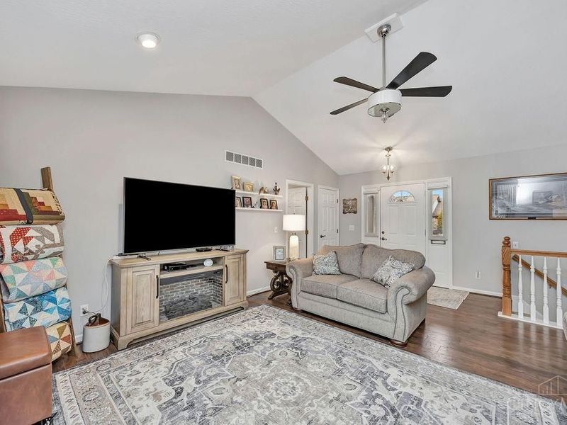 1150 Stephanie Drive, Unit 2, Hamilton, OH 45013 Photo 4