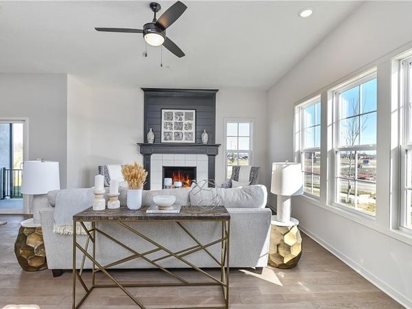 129 S Diane Drive, Olathe, KS 66061