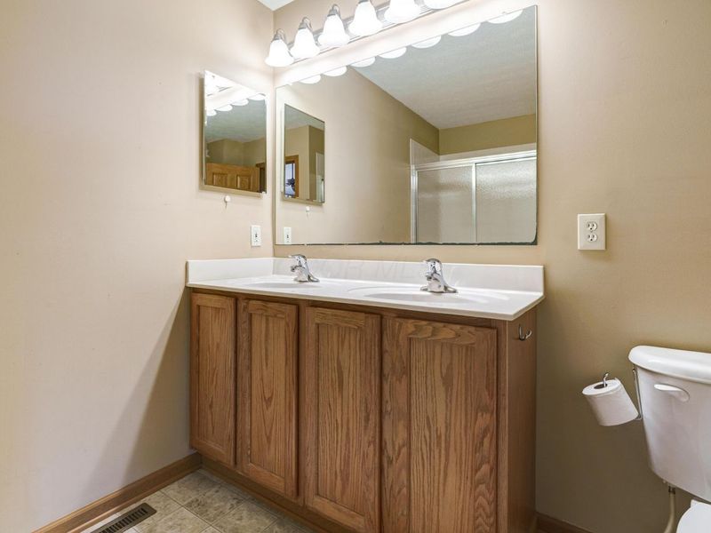 2378 Myrtle Valley Drive , Columbus, OH 43228 Photo 24