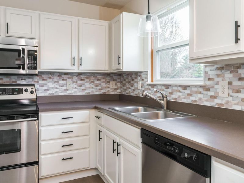 2378 Myrtle Valley Drive , Columbus, OH 43228 Photo 4