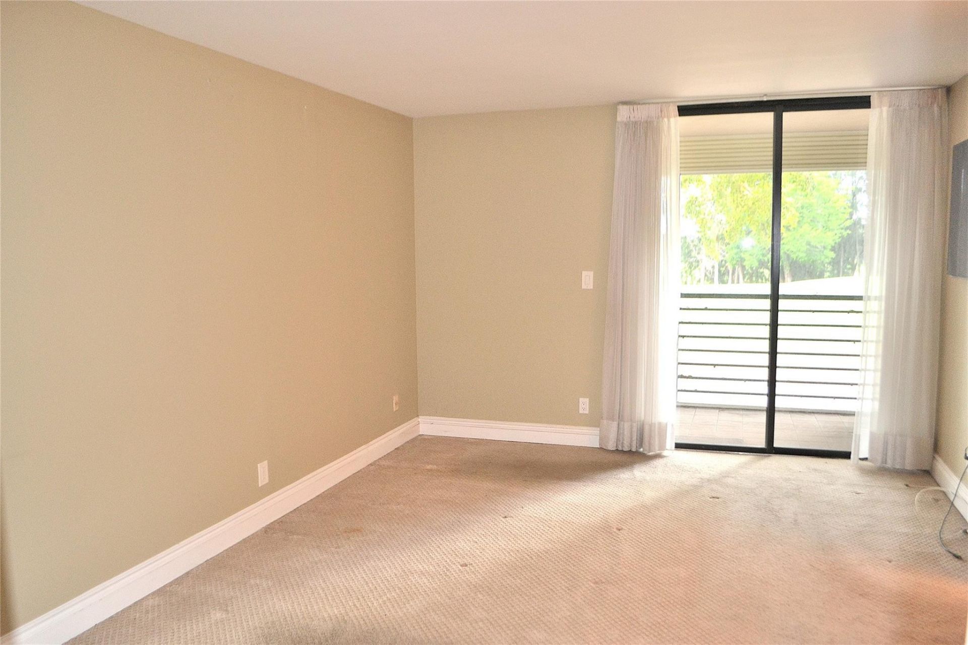 8150 W Mcnab Road, Unit 210, Tamarac, FL 33321 Photo