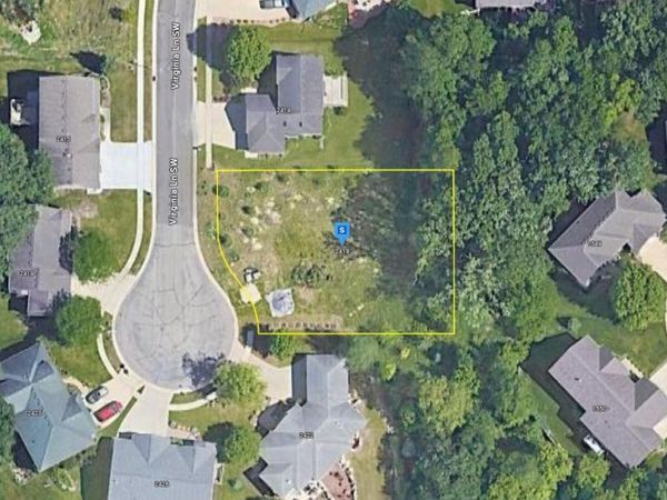 2418 Virginia Lane SW, Rochester, MN 55902