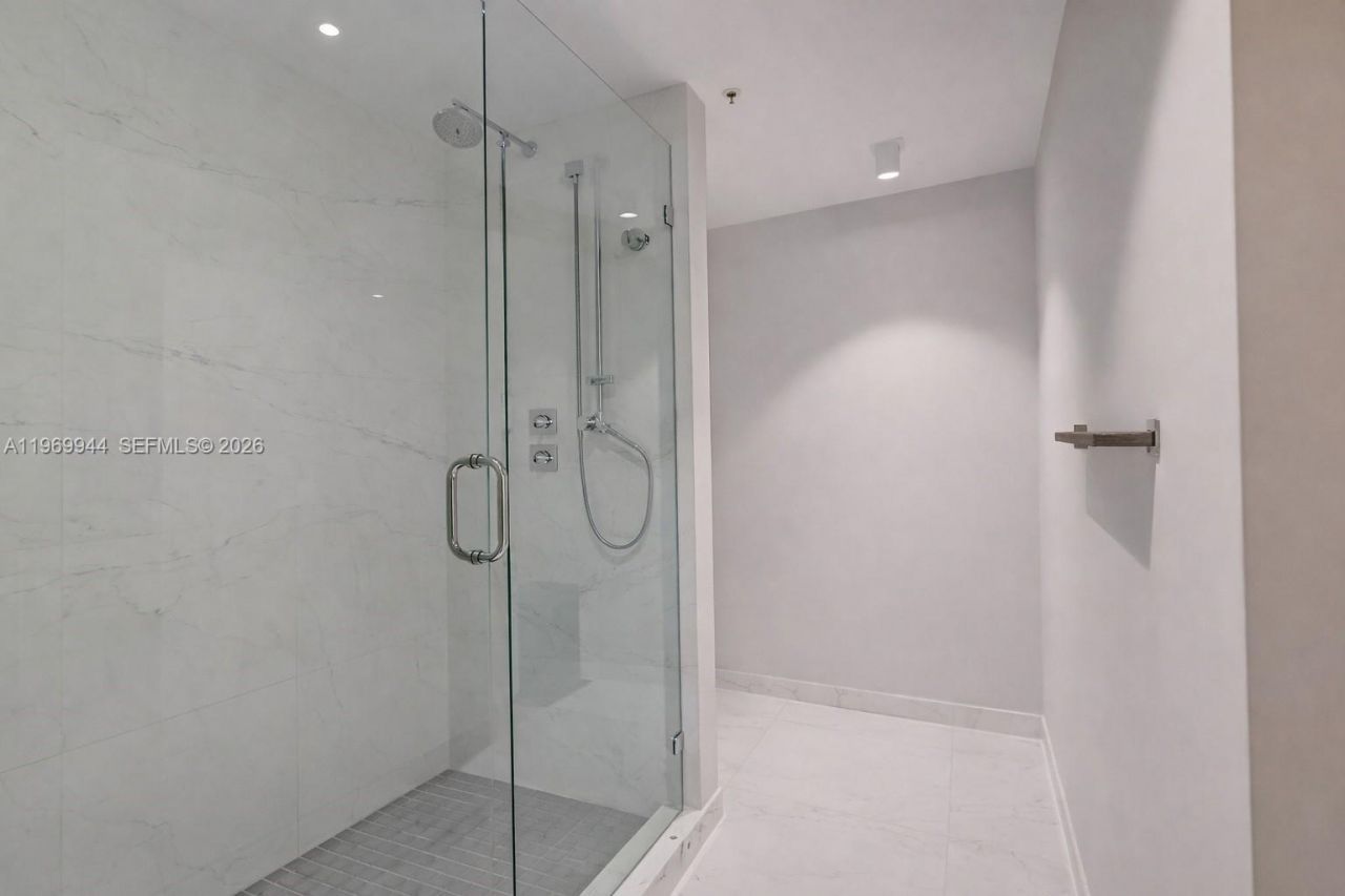 400 Sunny Isles Blvd , Unit 2004, Sunny Isles Beach, FL 33160 Photo