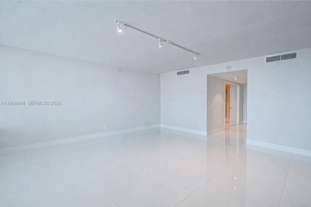 400 Sunny Isles Blvd , Unit 2004, Sunny Isles Beach, FL 33160 Photo