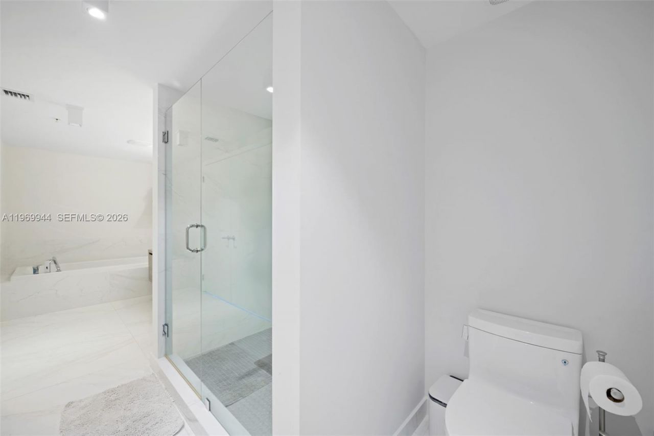 400 Sunny Isles Blvd, Unit 2004, Sunny Isles Beach, FL 33160 Photo