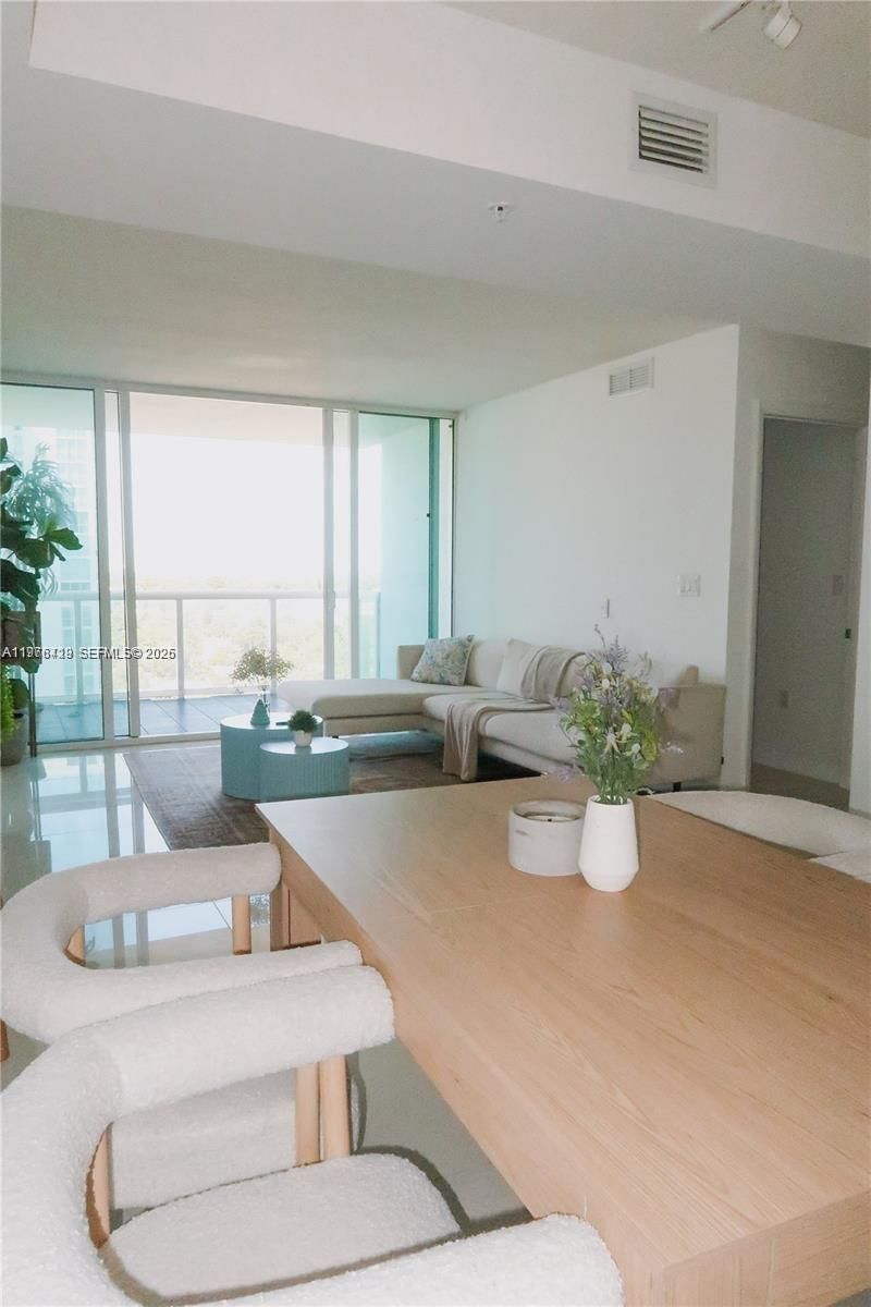 1861 NW S River Dr, Unit 1501, Miami, FL 33125 Photo