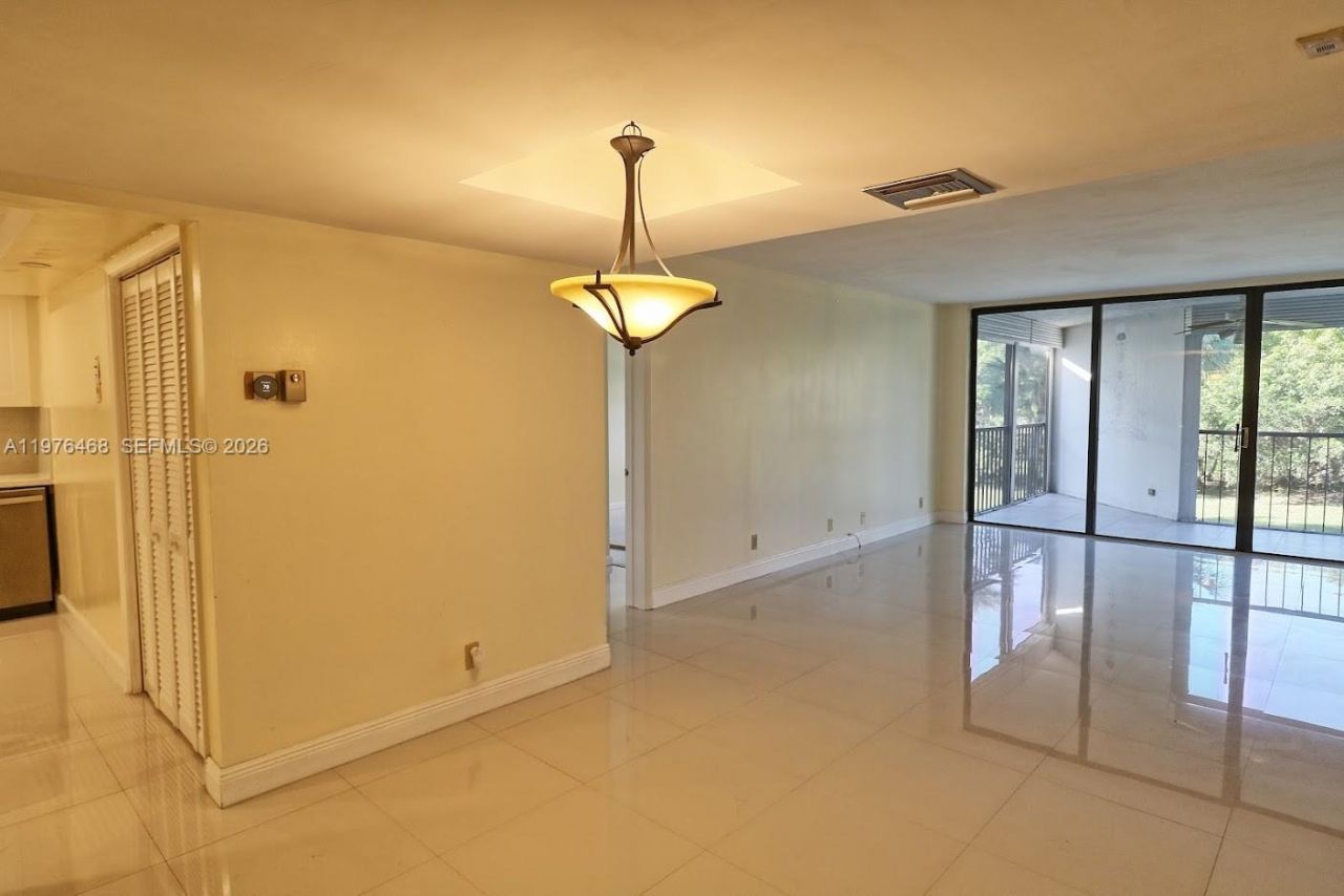 16500 Golf Club Rd , Unit 205, Weston, FL 33326 Photo
