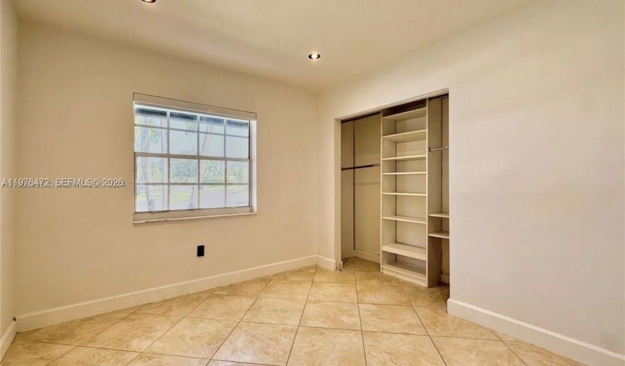 21020 NE 18th Ct , Miami, FL 33179 Photo