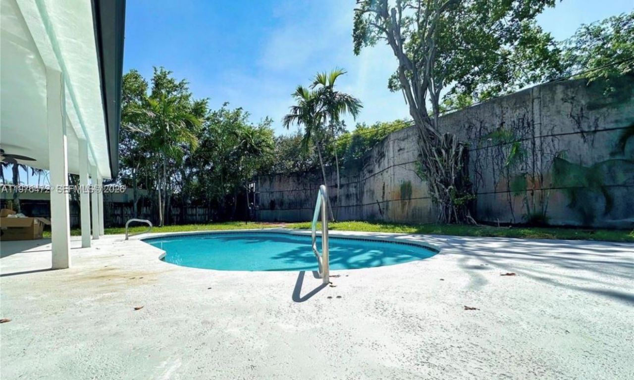 21020 NE 18th Ct , Miami, FL 33179 Photo