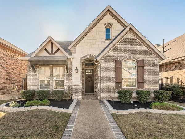902 Enchanted Wood Drive, Arlington, TX 76005