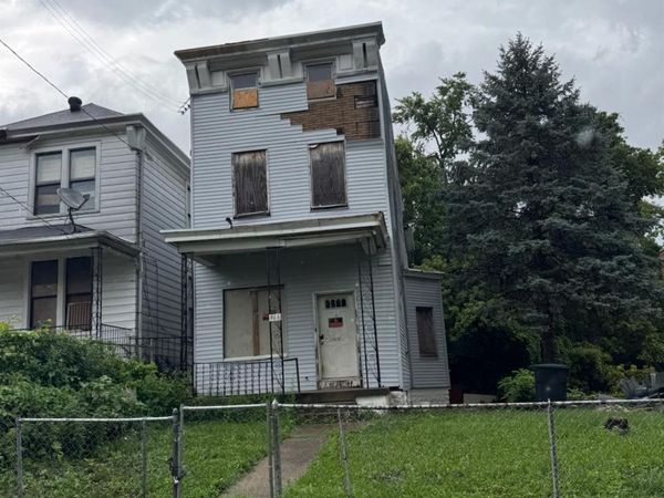 966 Fairbanks Avenue, Cincinnati, OH 45205