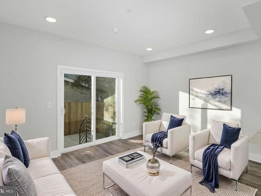 1302 N Marshall Street, Philadelphia, PA 19122 Main Photo