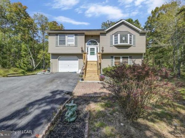 104 YVETTE COURT, DINGMANS FERRY, PA 18328