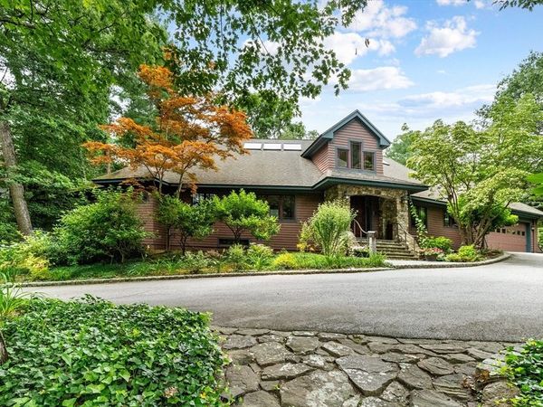 72 Meriam St, Lexington, MA 02420