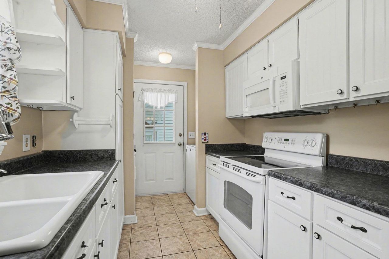 9455 Timber Row Photo 14