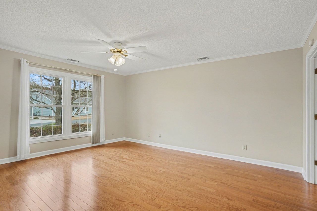 9455 Timber Row Photo 17