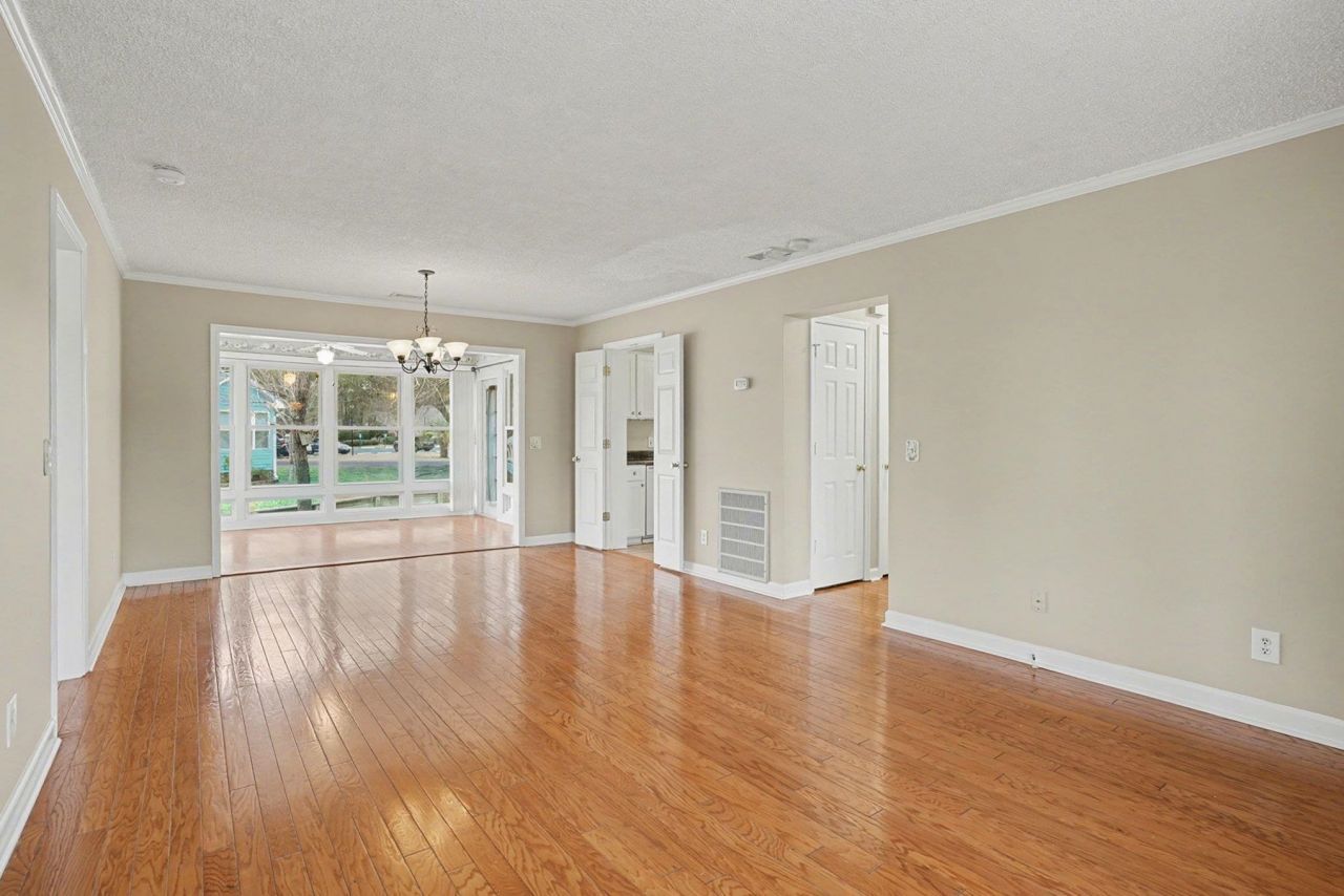 9455 Timber Row Photo 7