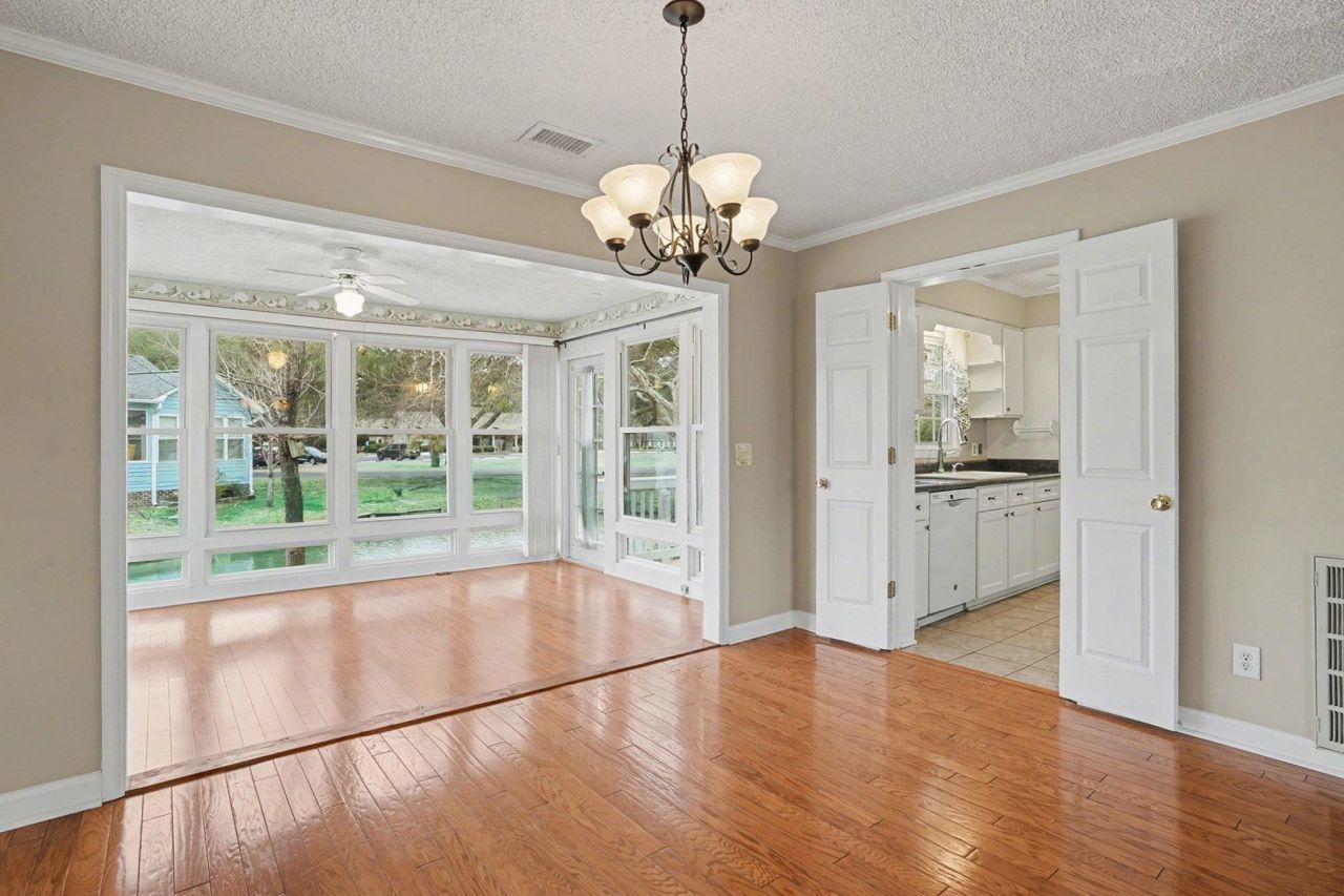 9455 Timber Row Photo 8