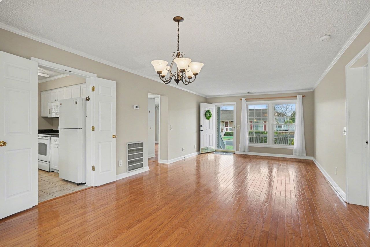 9455 Timber Row Photo 9