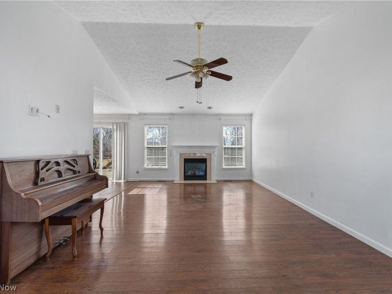 1138 Ledgestone Drive , Wadsworth, OH 44281 Photo 4