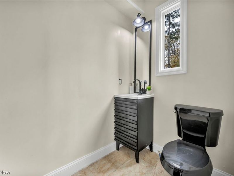 1555 W Market Street , Akron, OH 44313 Photo 19