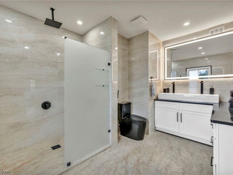 1555 W Market Street , Akron, OH 44313 Photo 23