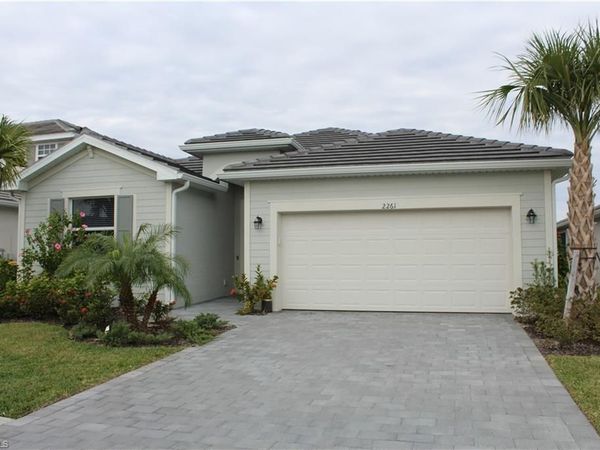 2261 Avocado LN, NAPLES, FL 34120