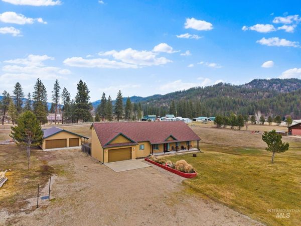 23 Veterinary Way, Garden Valley, ID 83622