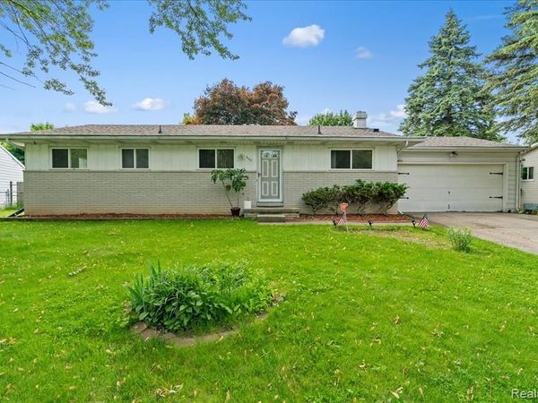 6422 Lerner Way, Lansing, MI 48911