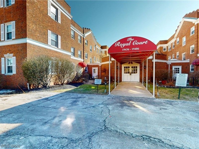 19406 Van Aken Boulevard , Unit 104, Shaker Heights, OH 44122 Photo 1