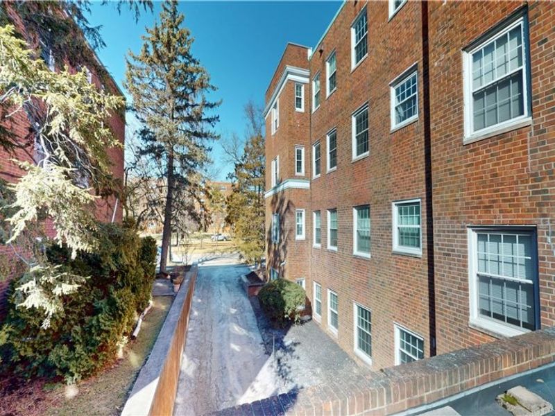 19406 Van Aken Boulevard , Unit 104, Shaker Heights, OH 44122 Photo 26