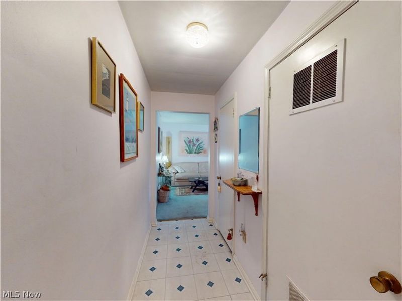 19406 Van Aken Boulevard , Unit 104, Shaker Heights, OH 44122 Photo 4