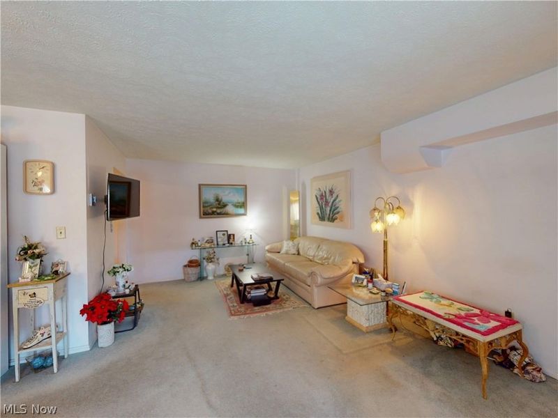 19406 Van Aken Boulevard , Unit 104, Shaker Heights, OH 44122 Photo 8