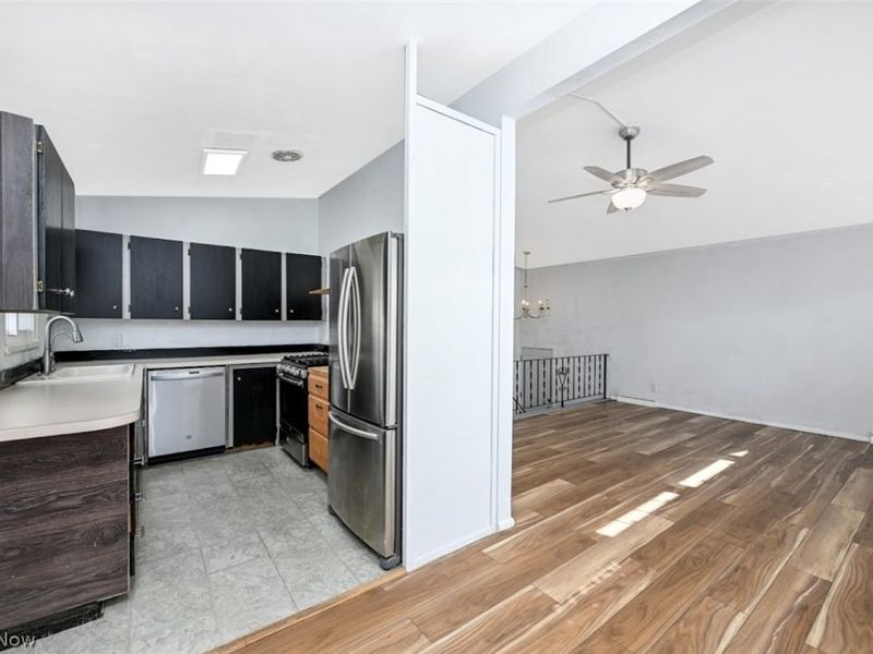 963 Winston Street, Akron, OH 44314 Photo 10