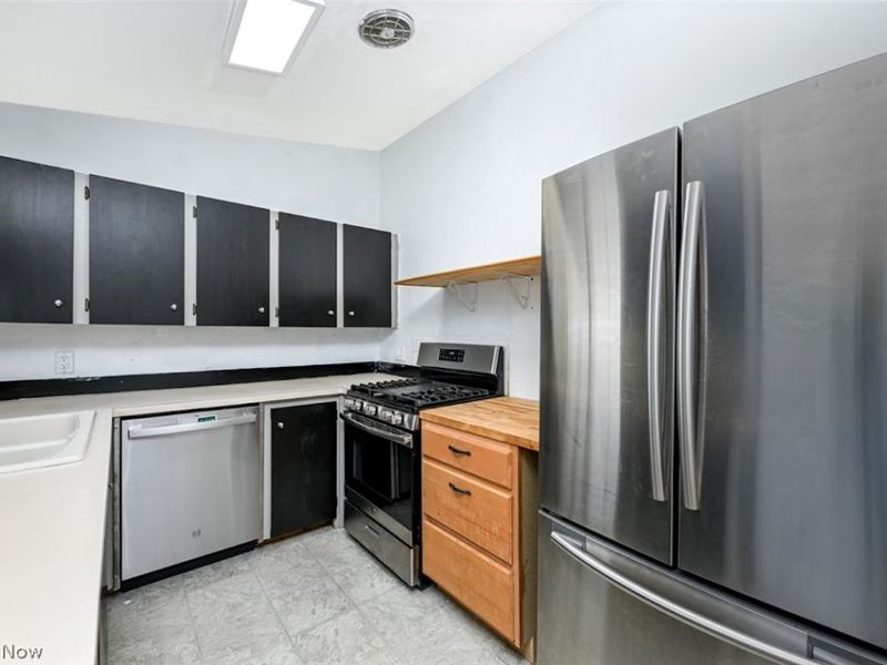 963 Winston Street, Akron, OH 44314 Photo 11