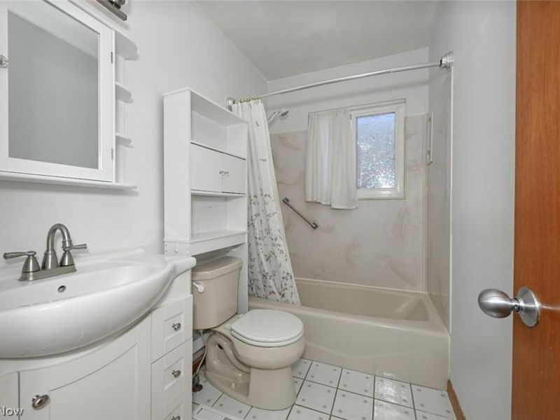 963 Winston Street, Akron, OH 44314 Photo 21