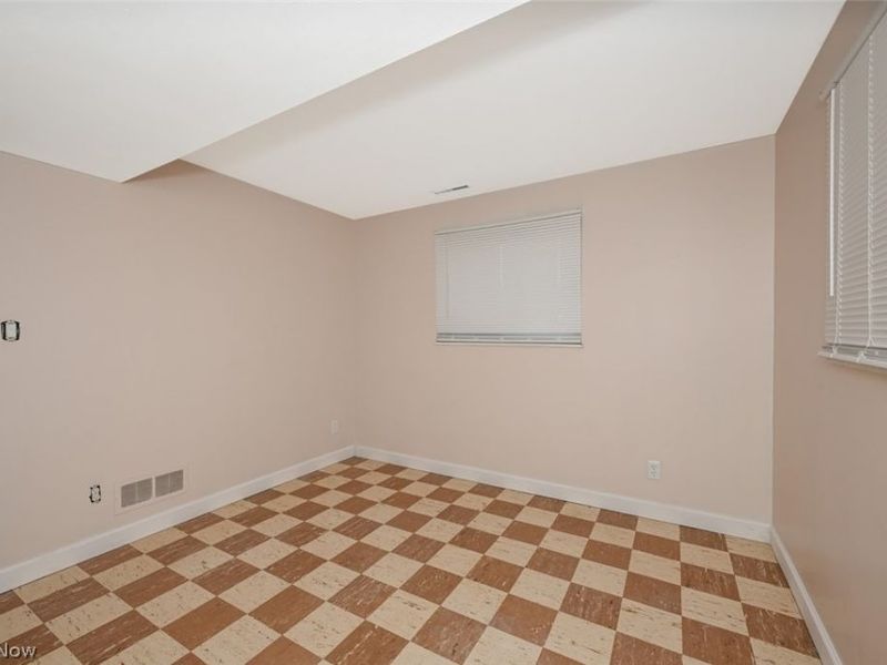 963 Winston Street, Akron, OH 44314 Photo 22