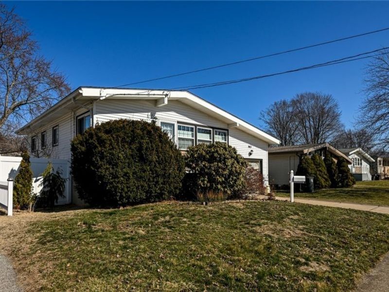 963 Winston Street, Akron, OH 44314 Photo 3