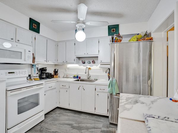 2702 Knight Lane, Delray Beach, FL 33445