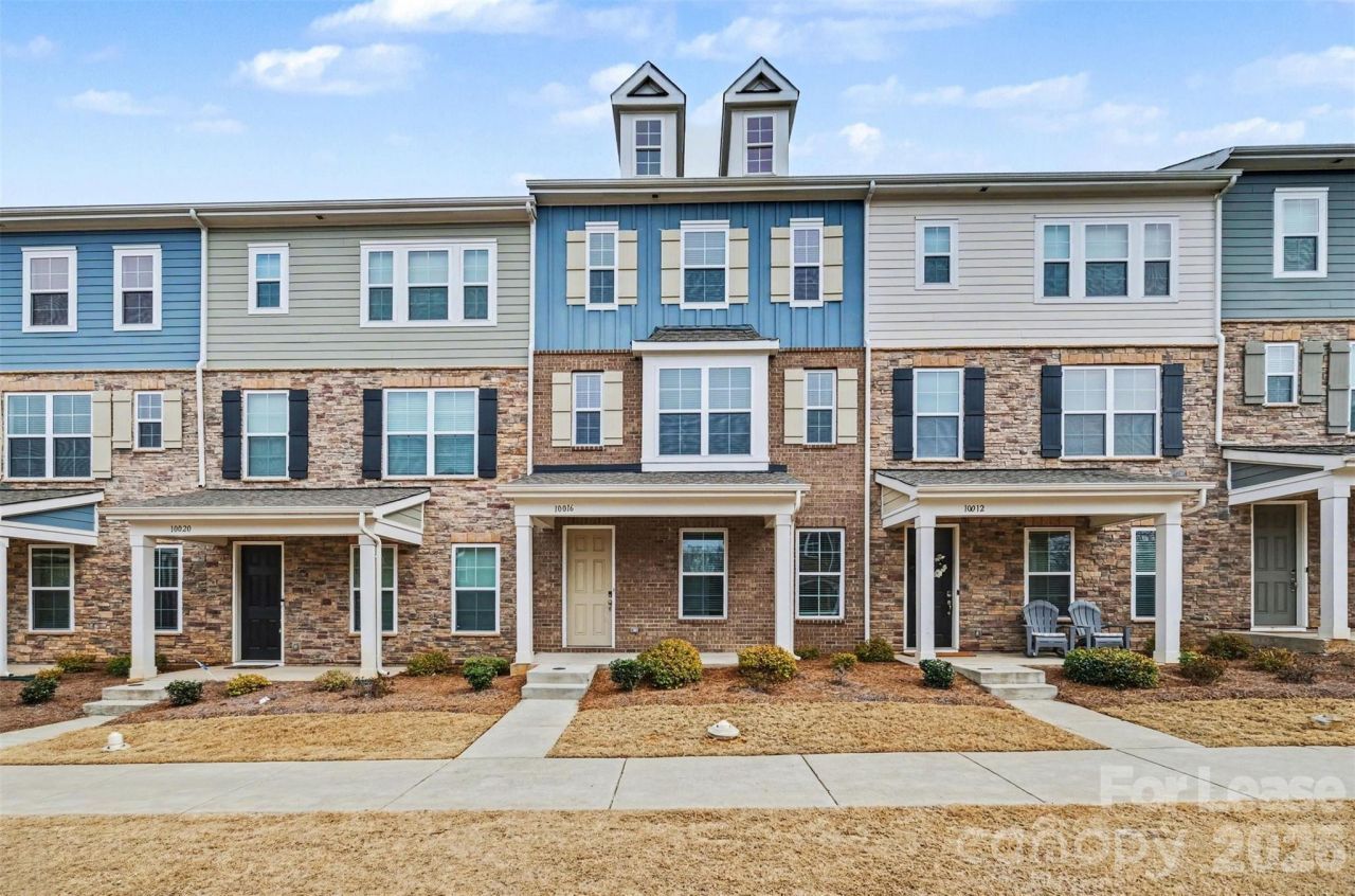 10016 Hemingway Place, Charlotte, NC 28227 Main Photo