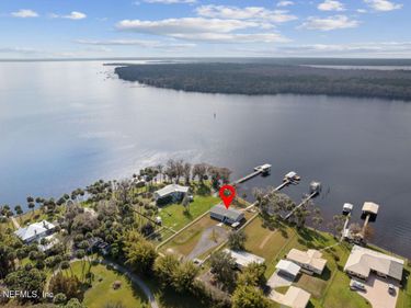208 LAKE GEORGE POINT Drive, Georgetown, FL 32139