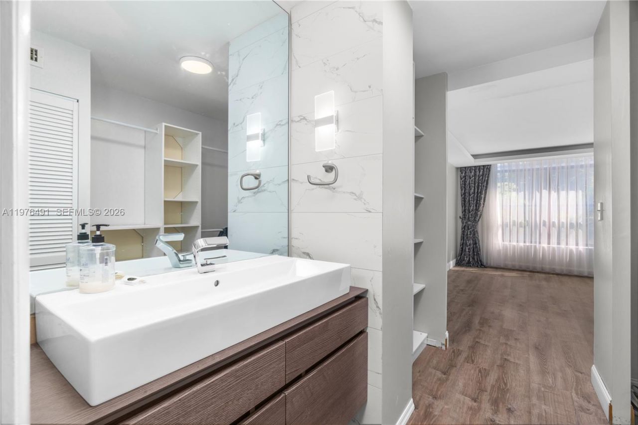 3730 Inverrary Dr , Unit 2H, Lauderhill, FL 33319 Photo