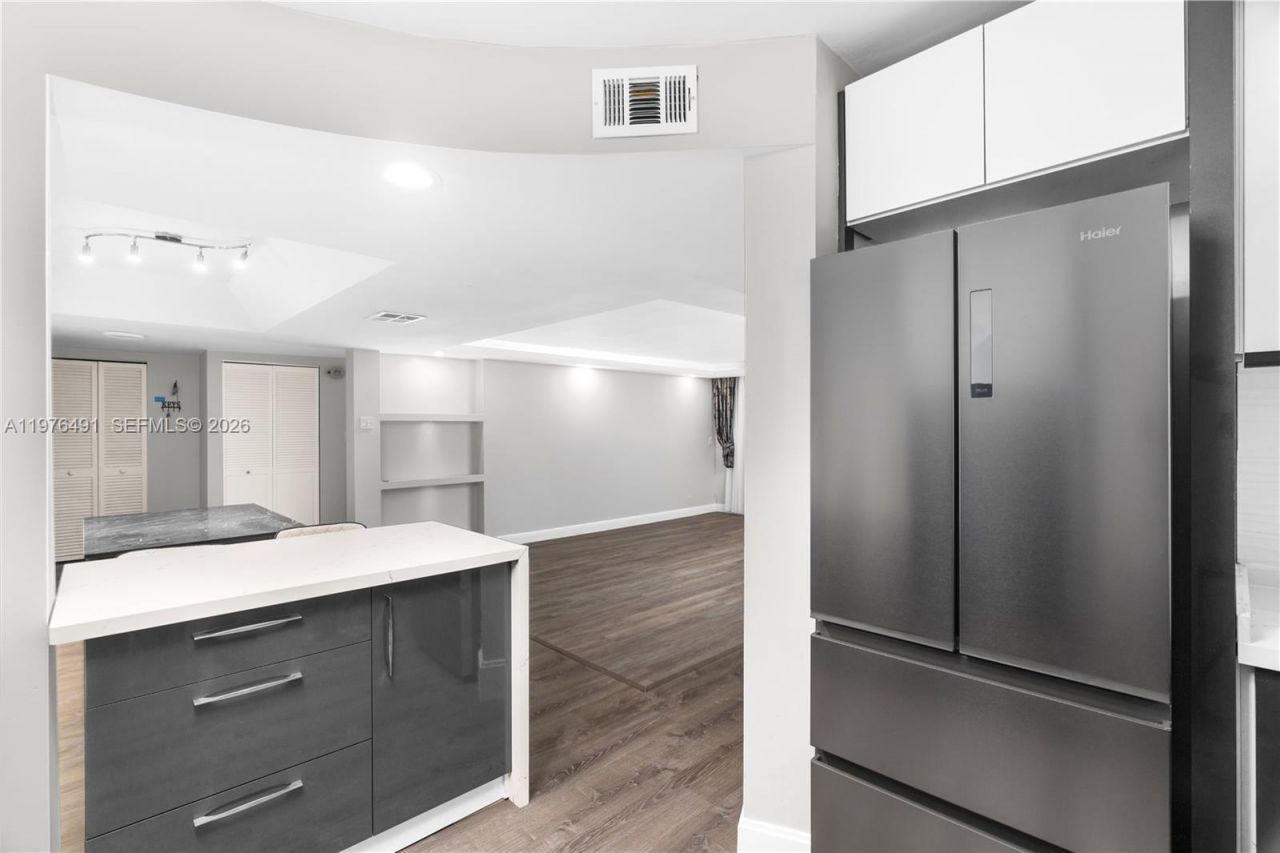 3730 Inverrary Dr , Unit 2H, Lauderhill, FL 33319 Photo