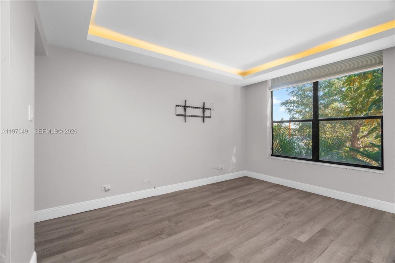 3730 Inverrary Dr , Unit 2H, Lauderhill, FL 33319 Photo