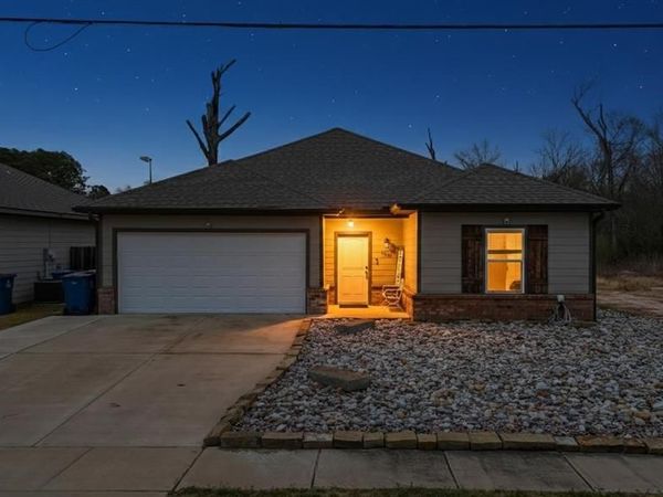 602 N Wofford Street , Athens, TX 75751