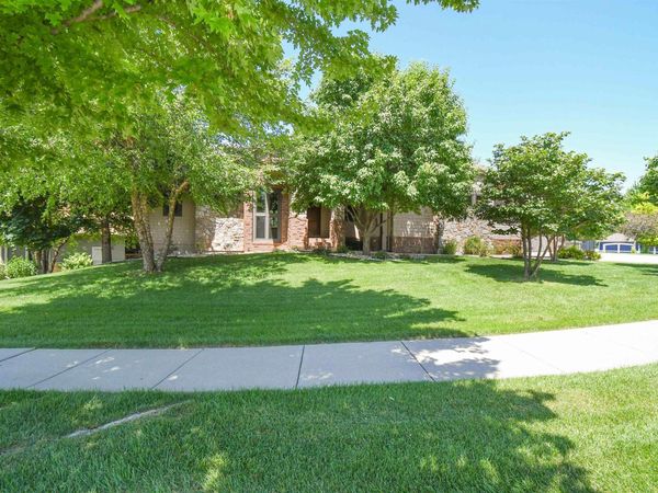 1325 W Wicklow Ct, Sioux Falls, SD 57108