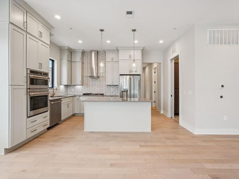 2842 Gunnison Drive , Unit 303, Columbus, OH 43228 Photo 4