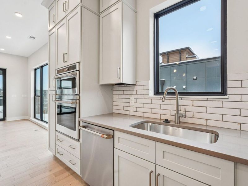 2842 Gunnison Drive , Unit 303, Columbus, OH 43228 Photo 7