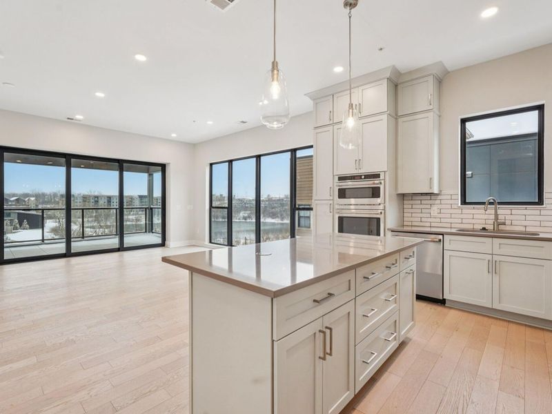 2842 Gunnison Drive , Unit 303, Columbus, OH 43228 Photo 8